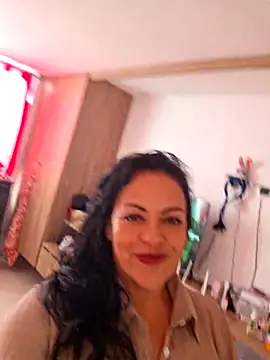 Snapshot of viviana-sexi chatting on 05/27/26, 03:53 viviana-sexi online show from 05/27/26, 03:53