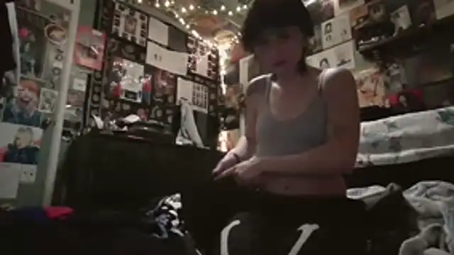 kutekiwi online show from 10/22/25, 05:41