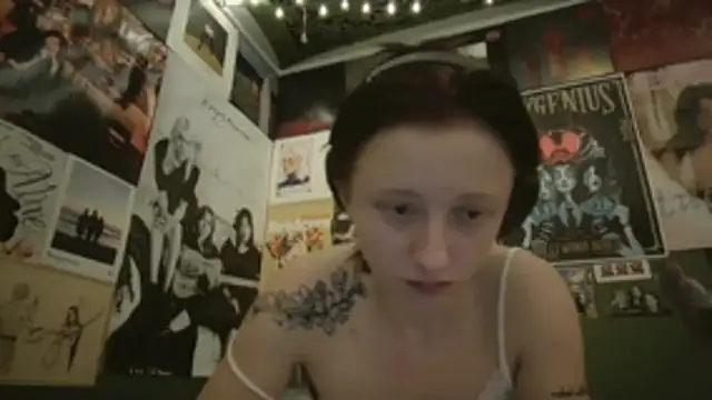 kutekiwi online show from 12/21/25, 05:25