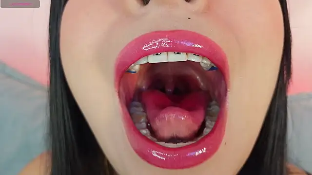 mia roux1 online show from 07/26/26, 10:27