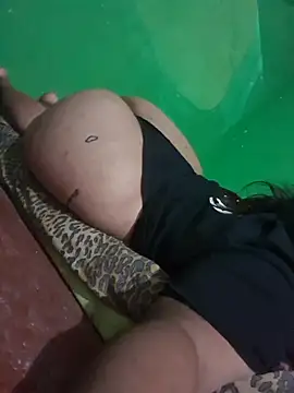 bebeeecitahot33 online show from 04/05/26, 02:25