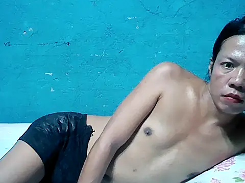 Snapshot of SmallluncutCock chatting on 11/29/25, 02:03 SmallluncutCock online show from 11/29/25, 02:03