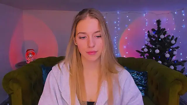 sassy cutie online show from 12/17/25, 06:08