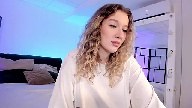 Snapshot of Synrix chatting on 10/27/25, 07:34 Synrix online show from 10/27/25, 07:34