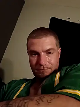 DadDDick925 online show from 10/21/25, 09:43