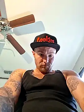 DadDDick925 online show from 10/23/25, 10:52