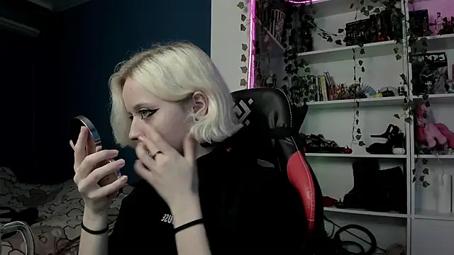 Holy Mistress S online show from 11/08/25, 09:31