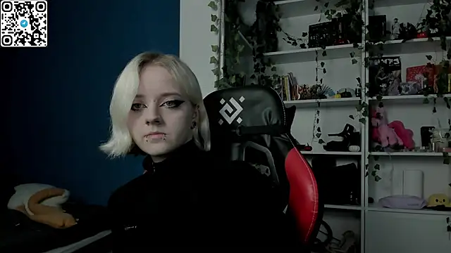 Holy Mistress S online show from 12/02/25, 10:31