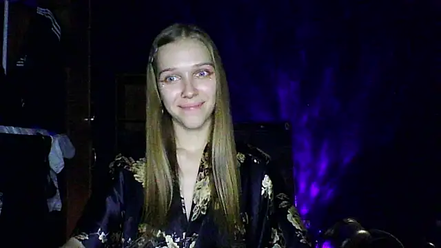 Snapshot of mari_martin chatting on 11/03/25, 06:42 mari martin online show from 11/03/25, 06:42