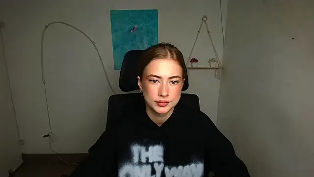 Snapshot of Candy_Chloe_ chatting on 10/28/25, 12:30 Candy Chloe  online show from 10/28/25, 12:30