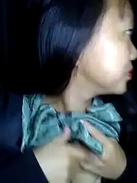 Quynhsumon online show from 11/19/25, 02:50