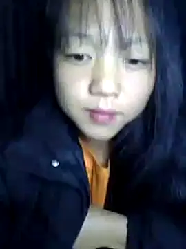 Quynhsumon online show from 11/20/25, 02:39