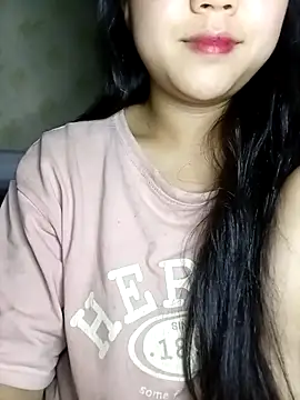 Quynhsumon online show from 02/14/26, 02:25