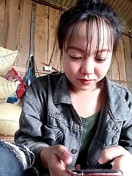 Quynhsumon online show from 02/17/26, 04:20