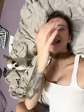 Kira-meow online show from 11/18/25, 09:52