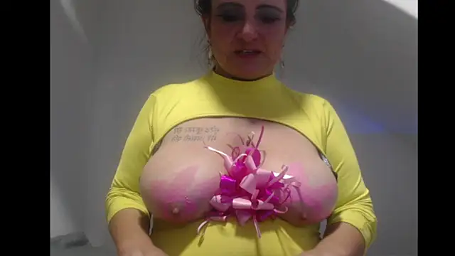 Snapshot of Debora_Cienfuegos25 chatting on 02/03/26, 03:26 Debora Cienfuegos25 online show from 02/03/26, 03:26