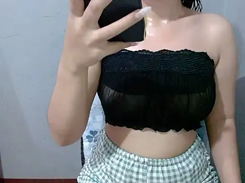 Snapshot of Skinny_Jean18xxx chatting on 05/07/26, 12:21 Skinny Jean18xxx online show from 05/07/26, 12:21