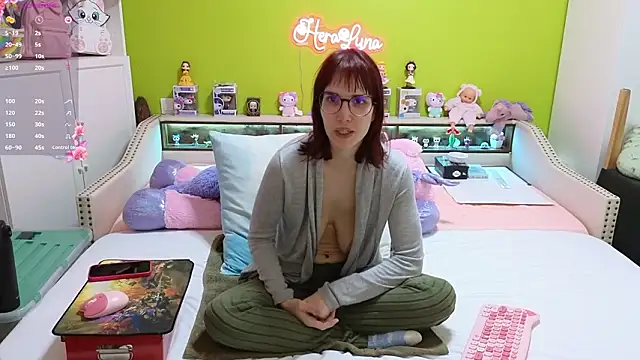  HeraLuna  online show from 03/18/26, 10:02