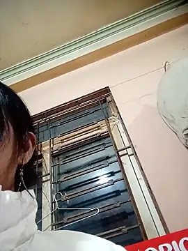 Snapshot of my-my2x chatting on 11/27/25, 12:18 my-my2x online show from 11/27/25, 12:18