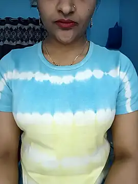 Snapshot of CoupleShow_432 chatting on 02/02/26, 11:42 CoupleShow 432 online show from 02/02/26, 11:42