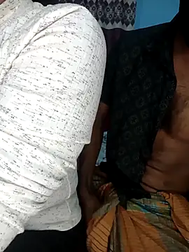 Snapshot of CoupleShow_432 chatting on 02/08/26, 10:29 CoupleShow 432 online show from 02/08/26, 10:29