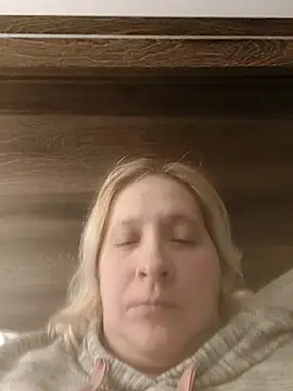 Snapshot of Halloweenpornstar chatting on 11/09/25, 04:11 Halloweenpornstar online show from 11/09/25, 04:11