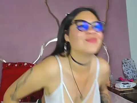 Gianna Johnson online show from 11/04/25, 03:27