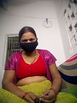 QRESABABY online show from 10/31/25, 01:17