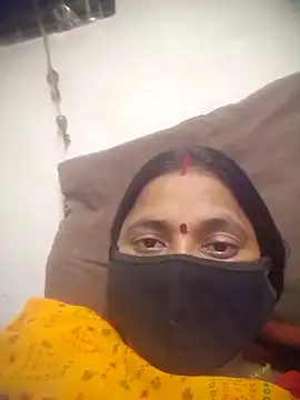 QRESABABY online show from 10/31/25, 02:18