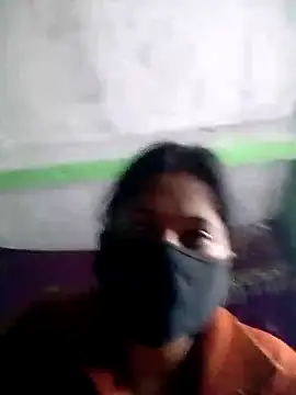 QRESABABY online show from 11/28/25, 06:32