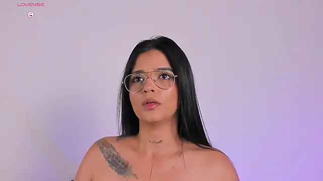 Snapshot of Sophie_Duarte chatting on 05/18/26, 02:29 Sophie Duarte online show from 05/18/26, 02:29