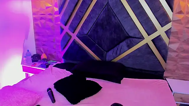 sydney miller  online show from 04/17/26, 11:30