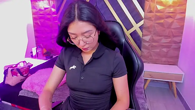 sydney miller  online show from 04/23/26, 11:18