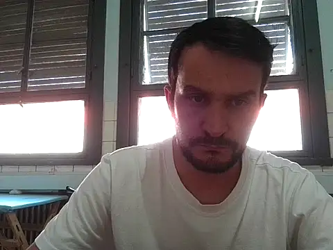 Snapshot of rosmeripelaes chatting on 11/25/25, 07:14 rosmeripelaes online show from 11/25/25, 07:14