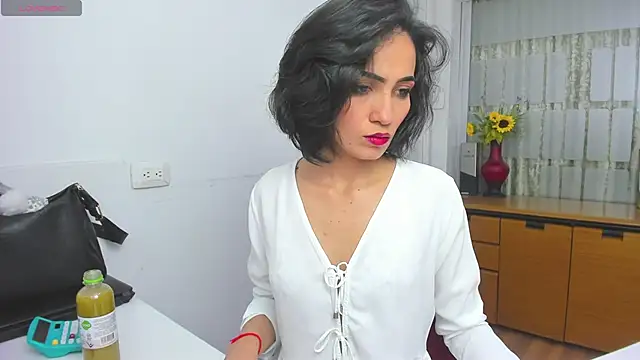 chloehanna online show from 12/15/25, 07:29