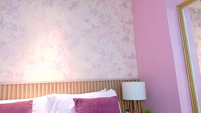 AdelineJhones online show from 01/12/26, 02:33