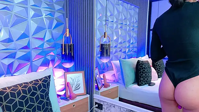 AdelineJhones online show from 03/28/26, 02:27