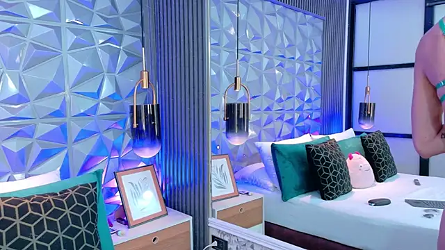 AdelineJhones online show from 04/22/26, 03:02