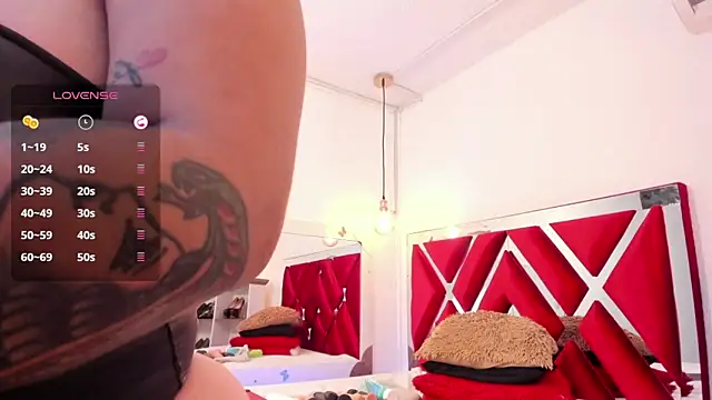 samantaawolf online show from 11/28/25, 08:33