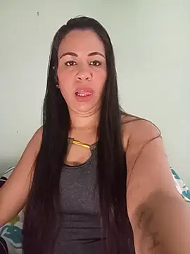 LeilaTaylor online show from 11/07/25, 01:11