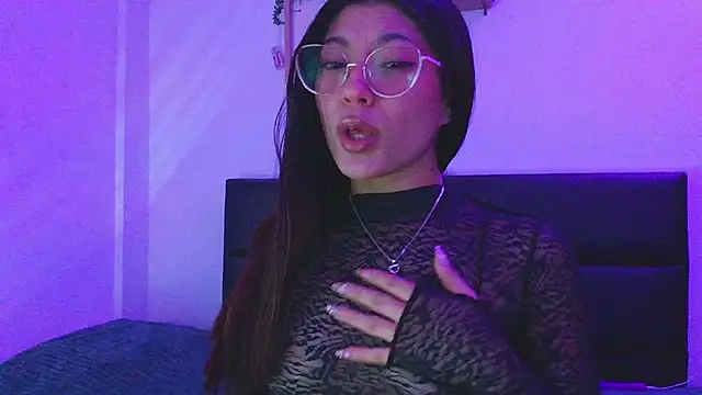 Snapshot of LissyM chatting on 12/22/25, 05:10 LissyM online show from 12/22/25, 05:10