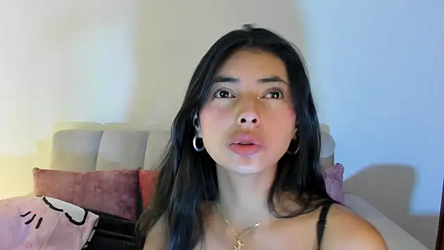 Snapshot of miadaviesx chatting on 11/02/25, 01:46 miadaviesx online show from 11/02/25, 01:46