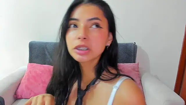 miadaviesx online show from 11/13/25, 12:15