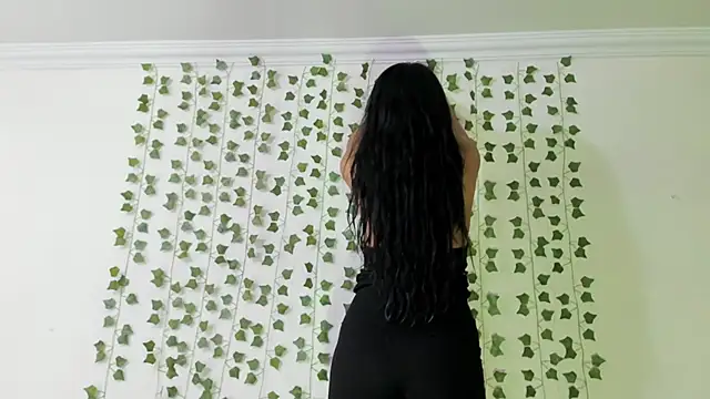 miadaviesx online show from 12/18/25, 07:09