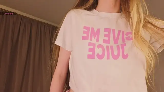 Snapshot of KissyCloud chatting on 10/26/25, 08:09 KissyCloud online show from 10/26/25, 08:09