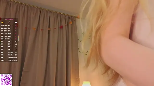 Snapshot of KissyCloud chatting on 11/07/25, 08:25 KissyCloud online show from 11/07/25, 08:25