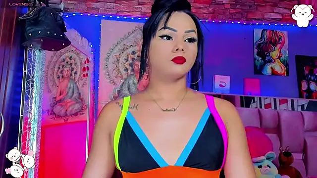 Zulema Zahirx online show from 11/05/25, 12:10