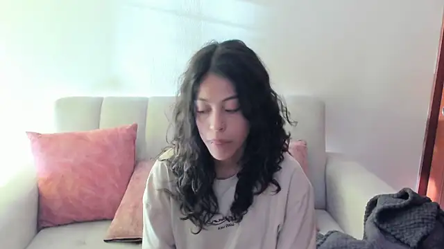 emily jonessxx online show from 11/01/25, 09:50