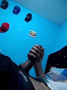 Scorpion05  online show from 12/22/25, 03:47