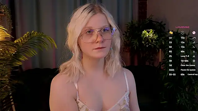 ShineJoan online show from 11/12/25, 09:25